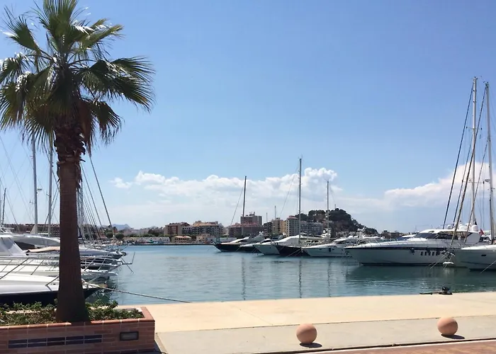 Scarlet Apartment Denia
